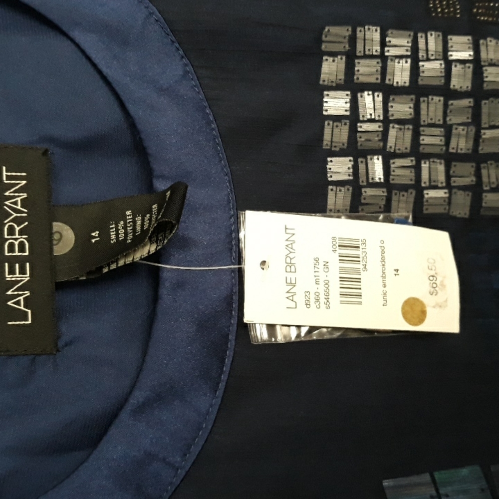 Top. Sleeveless. Navy & Metallic Accents. By Lane Bryant. Sz. 14.